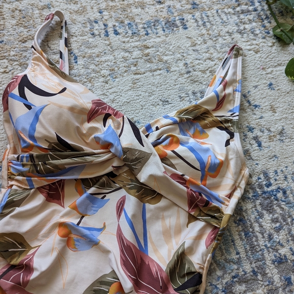 NIPTUCK SWIM - Floral Printed Louise One Piece Swimsuit - Picture 4 of 11